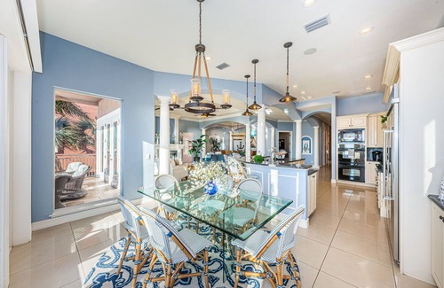Sunset Beach House | Sunset Beach Palace in Treasure Island - Beachfront