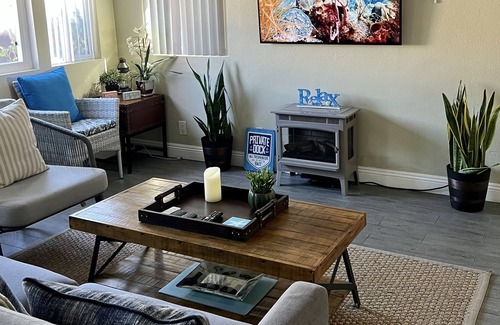 Sunset Beach House | *Sunset Beach Retreat | Waterfront | Deck | Kayaks