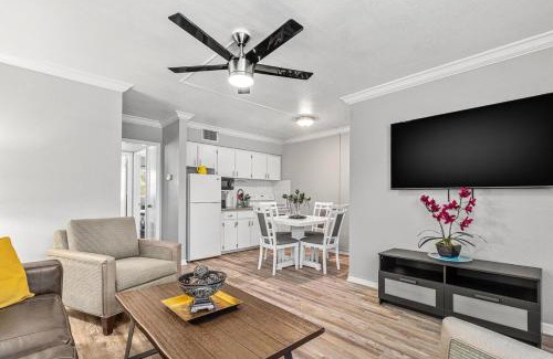 Madeira Beach Apartment | Sunset Beach Suite 7! Across from Beach Access & Pet Friendly! Enjoy Fall Promo for Mondays & Thursdays!