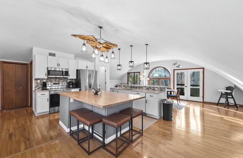 Higgins Lake House | Sunset Burrow Retreat in Roscommon, MI - whole house, 3 bed, 2.5 bath!