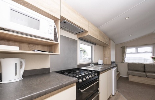 Looe House | Sunset Caravan by Belvilla