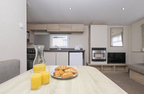 Looe House | Sunset Caravan by Belvilla