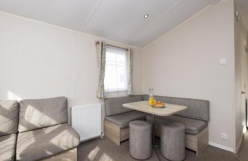 Looe House | Sunset Caravan by Belvilla