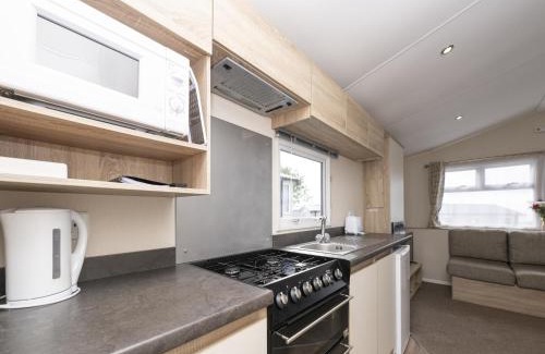 Looe House | Sunset Caravan by Belvilla