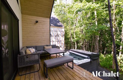 Pont-Rouge Ski Chalet | Sunset - Cosy boisé - Spa