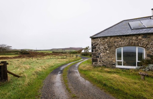 Goodwick House | Sunset Cottage - Two Bedroom House, Sleeps 4