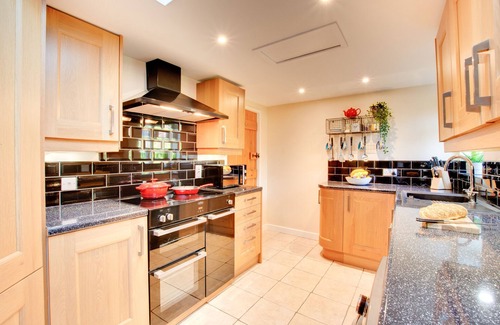Hickling House | Sunset Cottage - Two Bedroom House, Sleeps 4