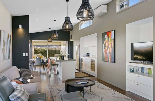 Wharewaka Apartment | Sunset dreamer Summar