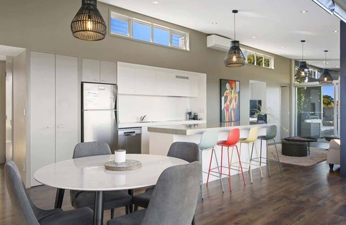 Wharewaka Apartment | Sunset dreamer Summar