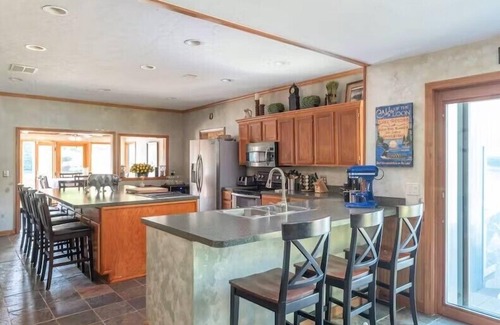 Laconia House | Sunset Haven on Lake Winnisquam