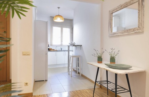 Barri Vell Apartment | Sunset - Holiday Apartment Rental in Girona | Bravissimo