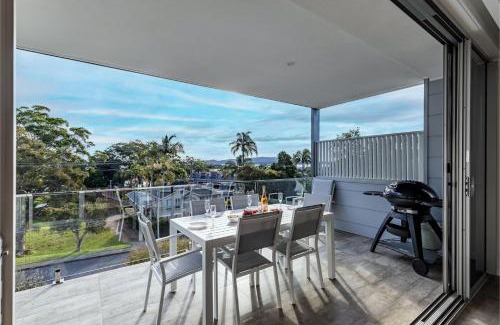 Soldiers Point House | Sunset Jewel - 7a Cromarty Road, Soldiers Point - Ocean Views, Breathtaking Sunsets, Linen, AIR CON & Wi-Fi