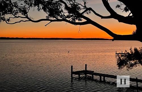 Toukley House | Sunset Lakehouse