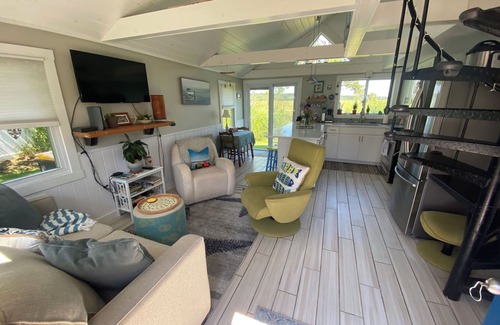 Pine Point House | Sunset loft – newly renovated, beautiful one bedroom and one loft cottage.