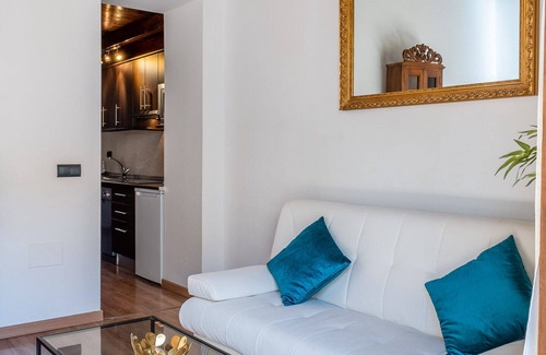 La Goleta Apartment | Sunset Malaga Apartments - CARRETERIA
