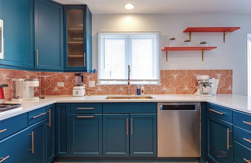 Highland Park House | Sunset Manor: Opulent Mansion, Ultimate Serenity Awaits