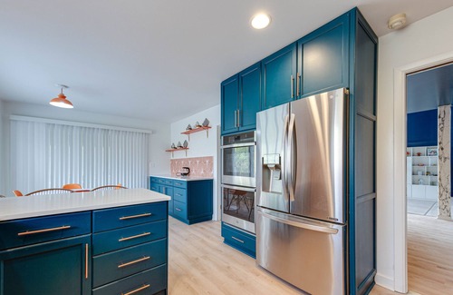 Highland Park House | Sunset Manor: Opulent Mansion, Ultimate Serenity Awaits