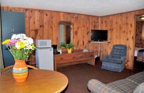 Munising Hotel | Sunset Motel On The Bay