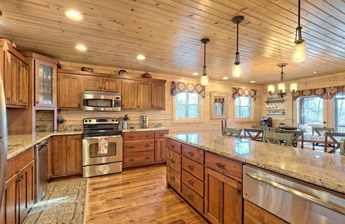 Fannin County Cabin | Sunset Mountain Views- Spacious Luxurious cabin