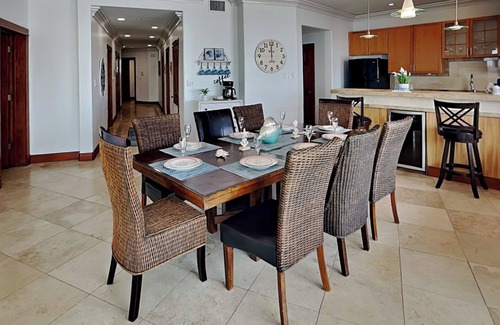 San Jacinto Condo | Sunset On The Seawall #1 | Pet Friendly, Beach Views + Beach view