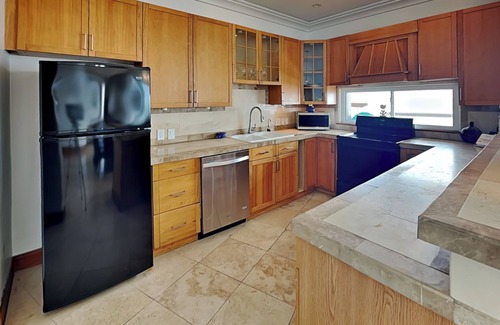 San Jacinto Condo | Sunset On The Seawall #1 | Pet Friendly, Beach Views + Beach view