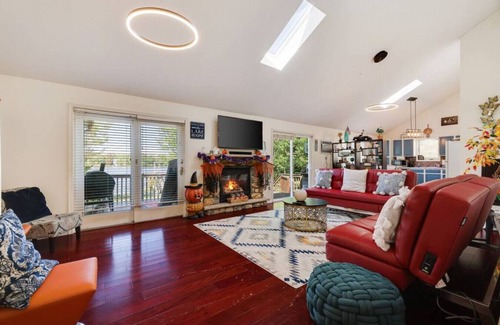 Pocono Summit House | Sunset Paradise! Lakefront!+hot-tub & a lot more !