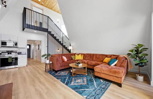 Chattanooga Valley Cabin | Sunset Peak | Gorgeous A-Frame Cabin | Bluff Views | Hot tub!