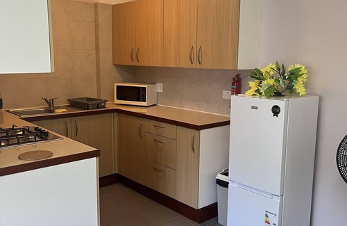 Victoria Apartment | Sunset Plaza Apartments 4