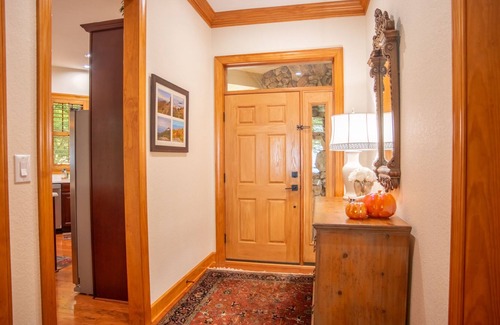 Burnsville Villa | Sunset Point Villa- Club Access