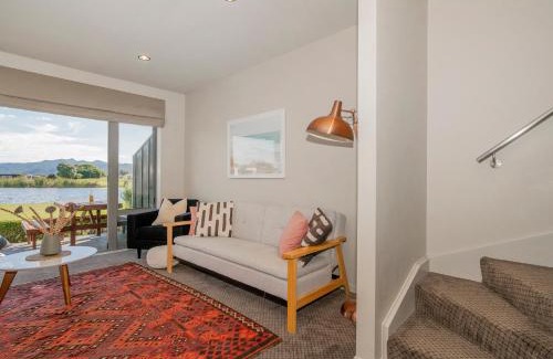 Matarangi House | Sunset Retreat - Matarangi Holiday Home