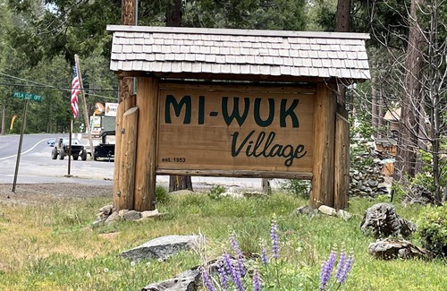 Mi-Wuk Village Cottage | Sunset Retreat! Pet friendly mountain house