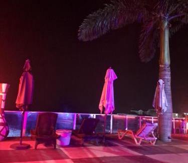 Margate Beach House | Sunset Roof