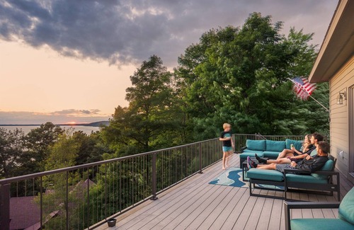 Lake Township House | Sunset Sauna| Crystal Lake Views| Family Game Room