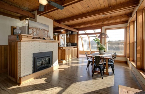 Westport House | Sunset Shores - Oceanfront Stay