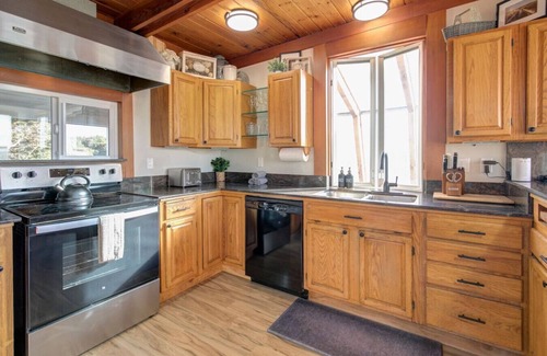 Westport House | Sunset Shores - Oceanfront Stay
