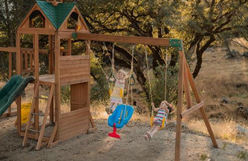 Ahwahnee Villa | Sunset Site Boulder Bliss HotTub by Casa Oso