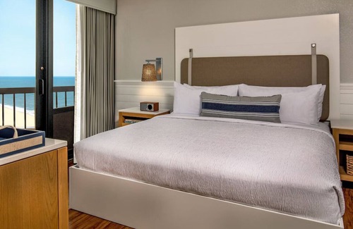 Ocean City Hotel | Sunset Suite, Ashore Resort & Beach Club, Scenic Ocean Views, Beachfront Access
