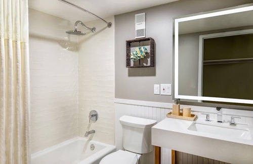 Ocean City Hotel | Sunset Suite, Ashore Resort & Beach Club, Scenic Ocean Views, Beachfront Access