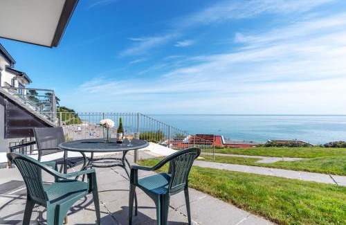 Seaton House | Sunset Surf - Mount Brioni