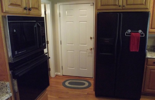 Cosby House | Sunset View Estate, a farm setting, upscale house.