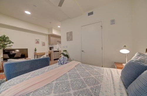 Pico Apartment | Sunset View Retreat in Santa Monica