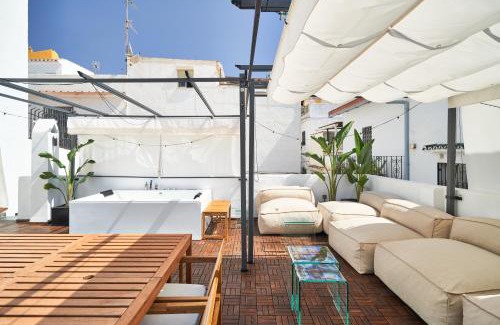 Marbella City Centre Apartment | SUNSET VILLA - Jacuzzi & Grill