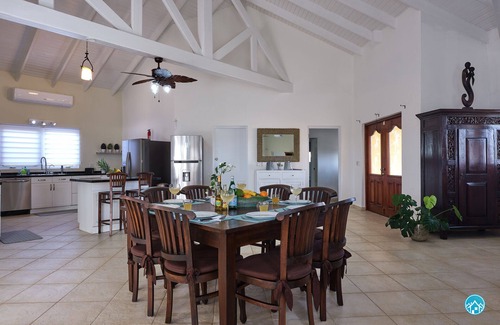 Esmeralda Villa | SUNSET VILLA - Stunning VIEW! - private pool - 4 bed - 4 bath- 11 guest home