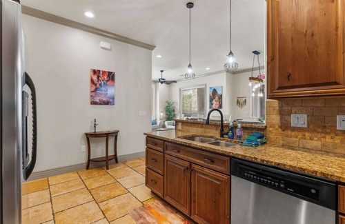 St. George Condo | Sunset Vista - Amazing Views - Pet Friendly!