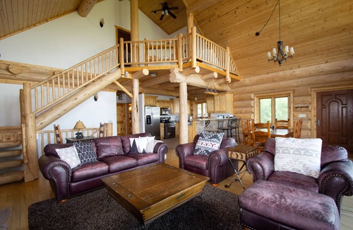 Innsbruck Val Moritz House | Sunset Vista - Hot Tub w/Endless Mountain Viewsn