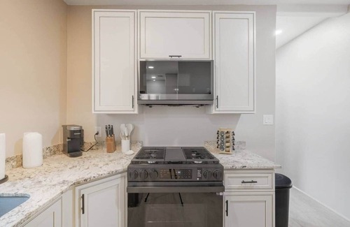 Armory Park Apartment | Sunsets at Historic Armory Park - Downtown