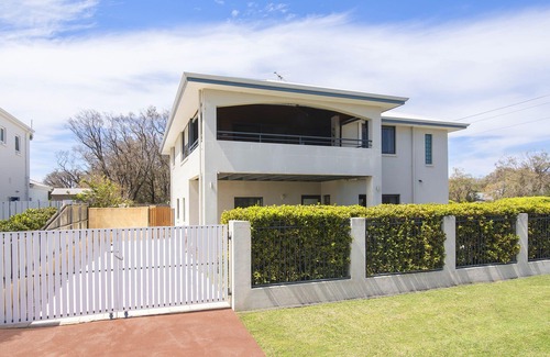 Geographe House | SUNSETS BY THE BAY - At the Beach in Busselton