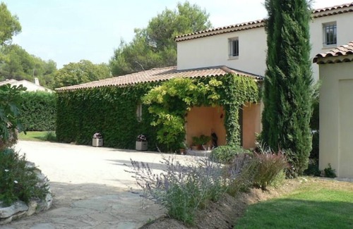 Ventabren Villa | Sunshine and calm west of Aix-en-Provence