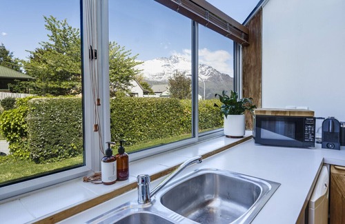 Sunshine Bay House | Sunshine Bay Lake Views