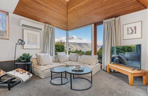 Sunshine Bay House | Sunshine Bay Lake Views